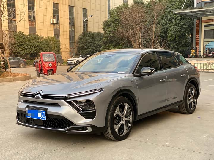 Фото 1 - Citroen C5 X