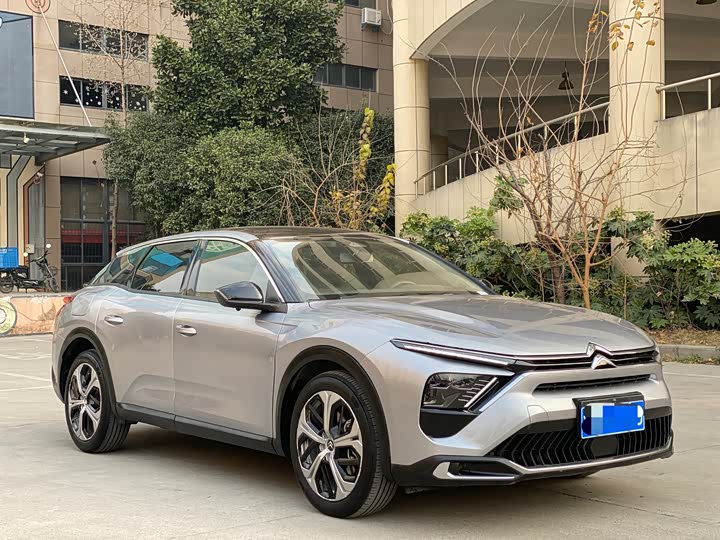 Фото 3 - Citroen C5 X