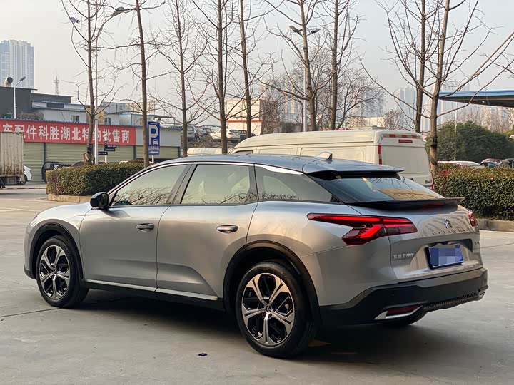 Фото 4 - Citroen C5 X