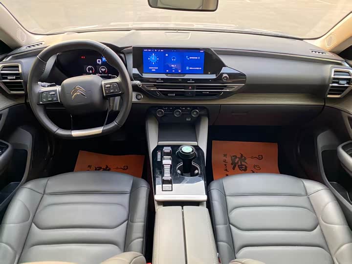 Фото 9 - Citroen C5 X