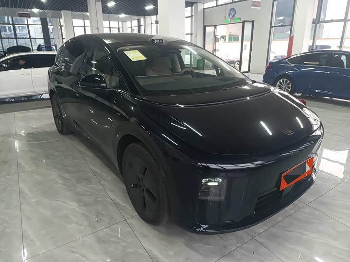 Фото 2 - LiXiang i8