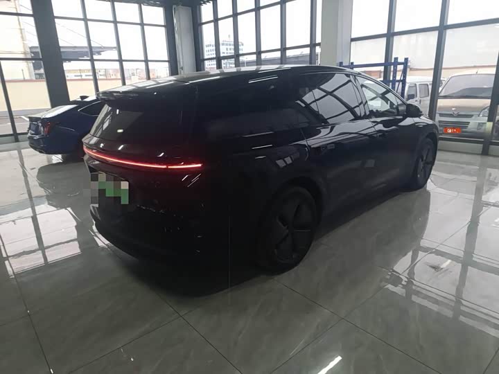 Фото 3 - LiXiang i8