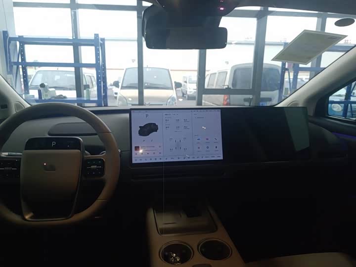 Фото 6 - LiXiang i8