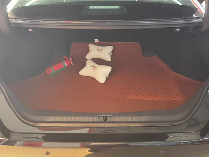 Фото 4 - Toyota Avalon