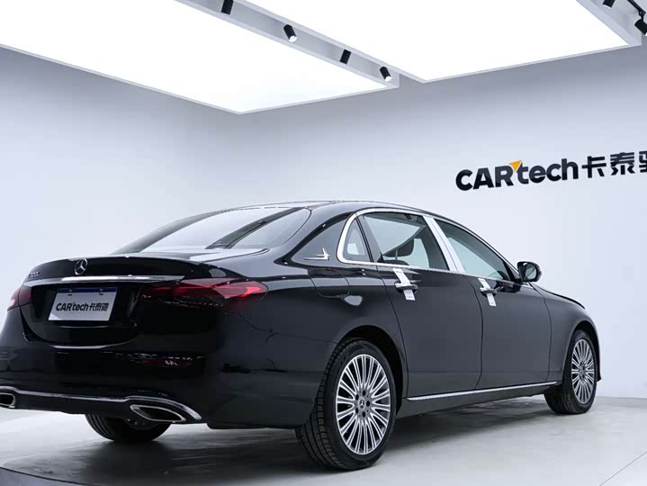 Фото 2 - Mercedes-Benz E-Class