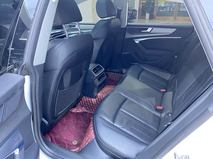 Фото 8 - Audi A7