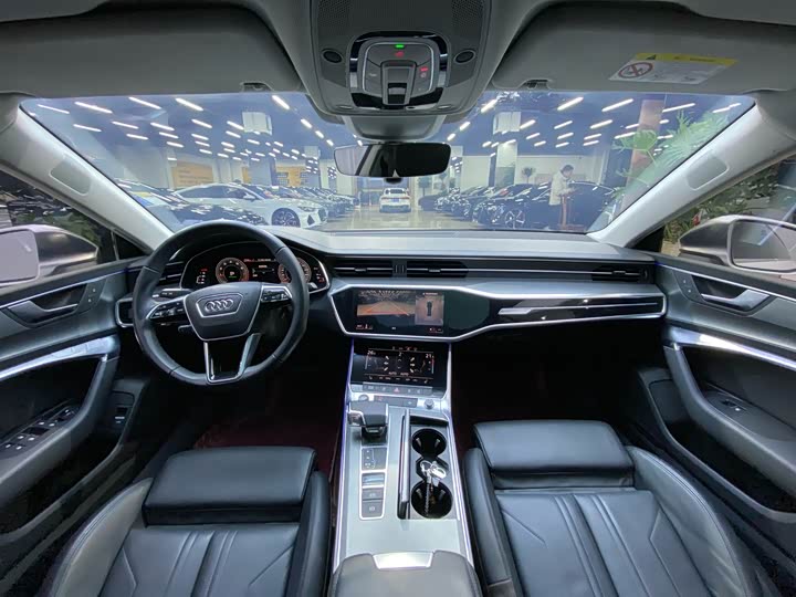 Фото 9 - Audi A7