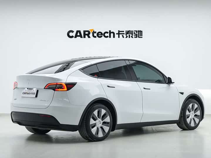 Фото 4 - Tesla Model Y