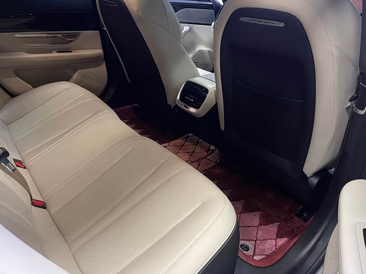 Фото 8 - XPeng P7