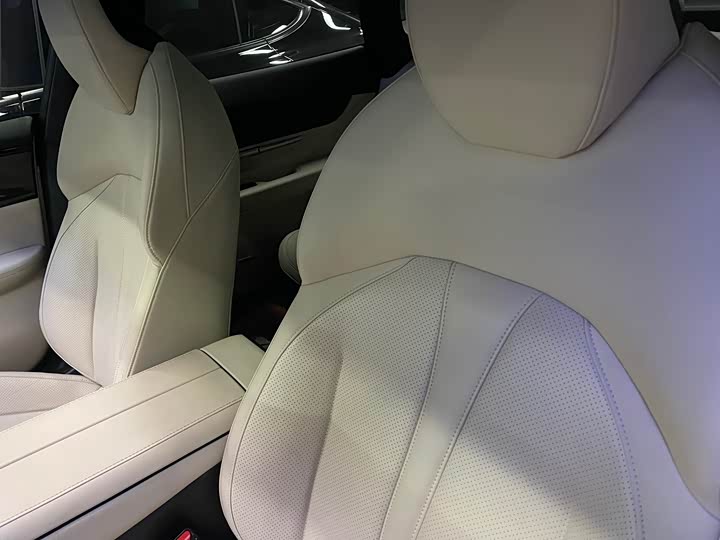 Фото 9 - XPeng P7