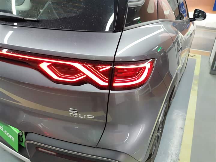 Фото 8 - BYD Yuan Up