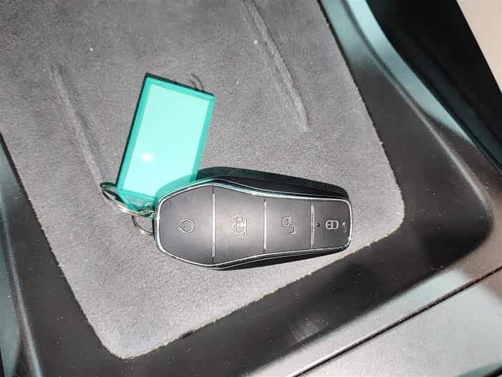 Фото 9 - BYD Yuan Up