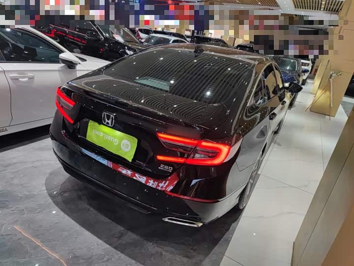 Фото 7 - Honda Accord