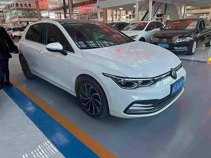 Фото 3 - Volkswagen Golf