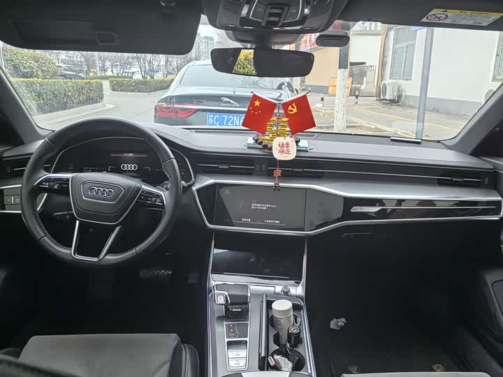Фото 3 - Audi A6L