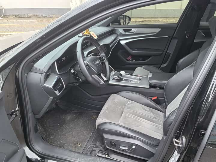 Фото 4 - Audi A6L