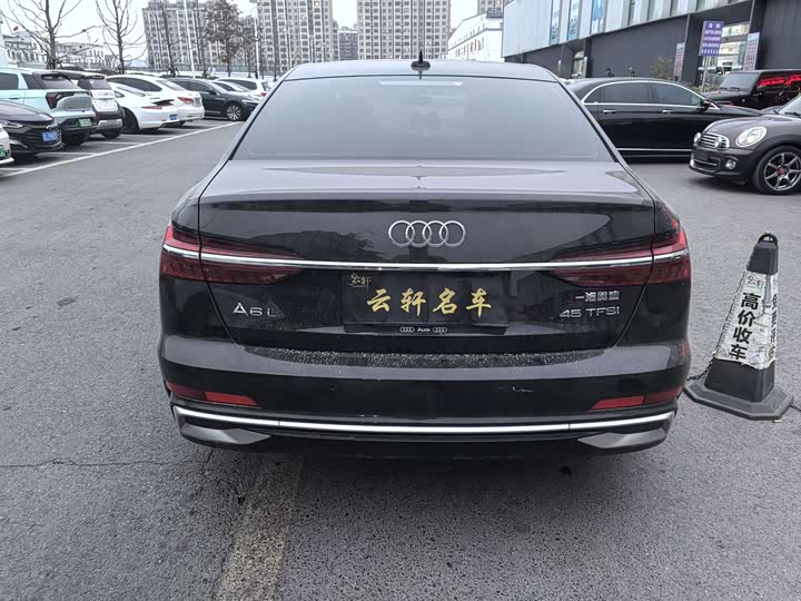 Фото 9 - Audi A6L