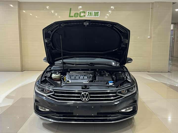 Фото 7 - Volkswagen Magotan