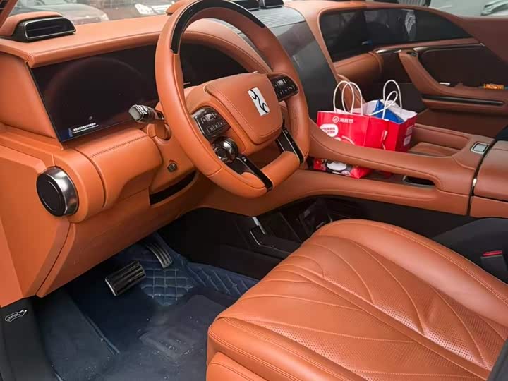 Фото 5 - BYD Yangwang U8