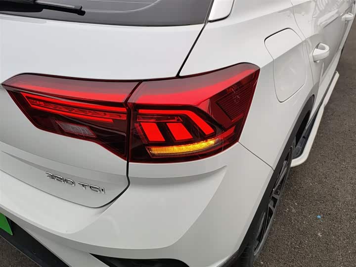 Фото 8 - Volkswagen T-Roc