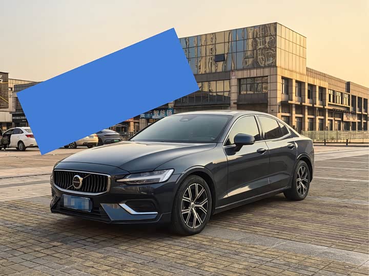 Фото 1 - Volvo S60