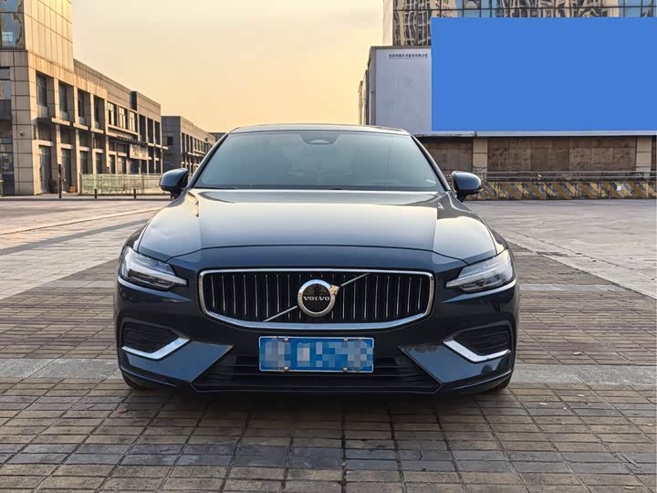 Фото 2 - Volvo S60