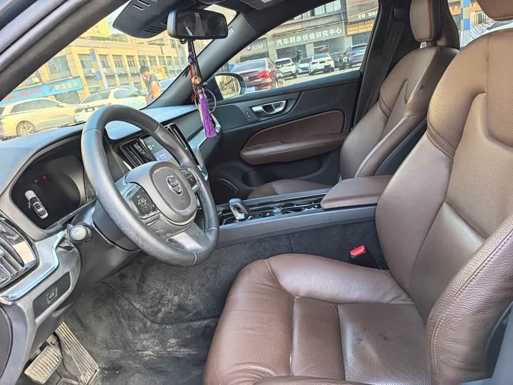 Фото 4 - Volvo S60