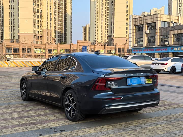 Фото 7 - Volvo S60