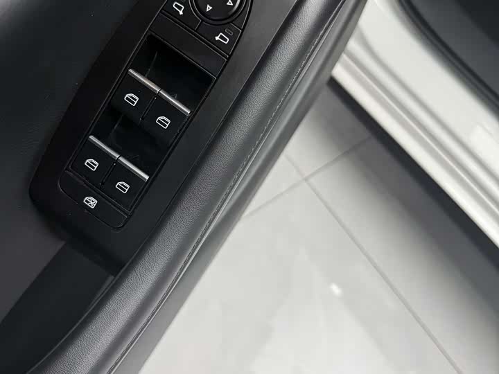 Фото 9 - Mazda 3 (Axela)