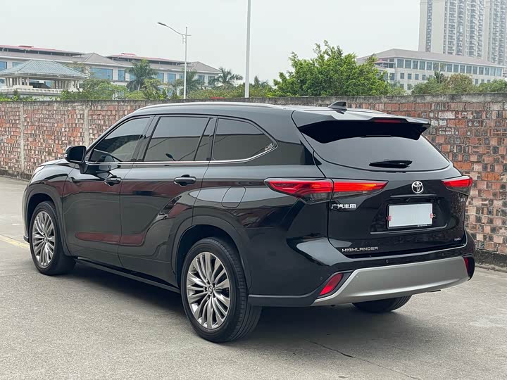 Фото 4 - Toyota Highlander