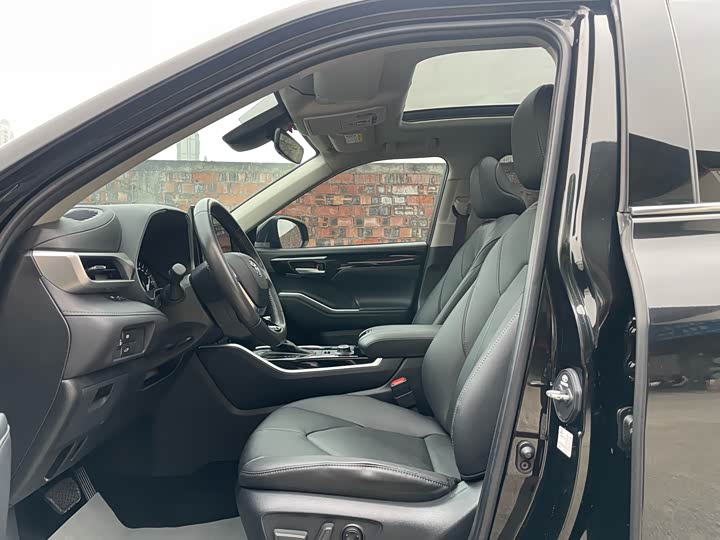 Фото 6 - Toyota Highlander