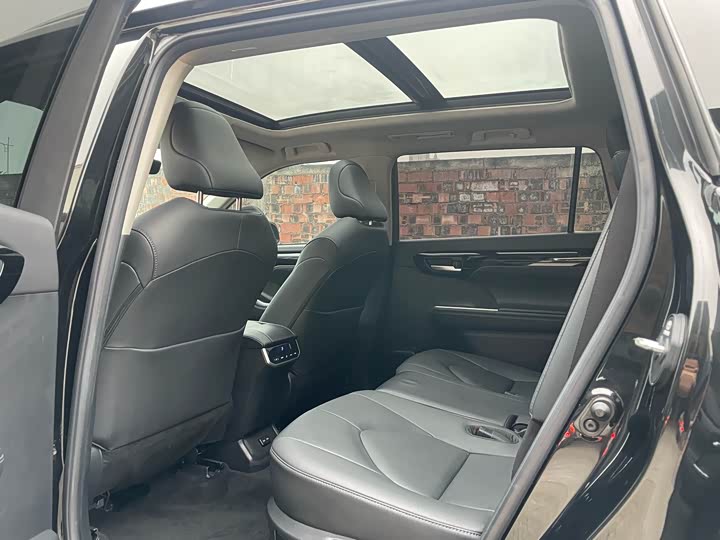 Фото 7 - Toyota Highlander