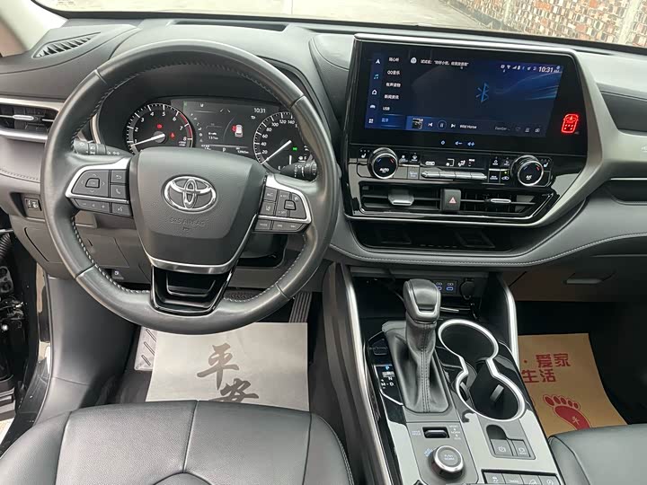 Фото 9 - Toyota Highlander
