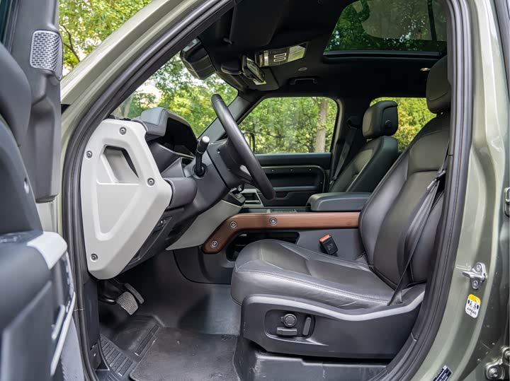 Фото 8 - Land Rover Defender