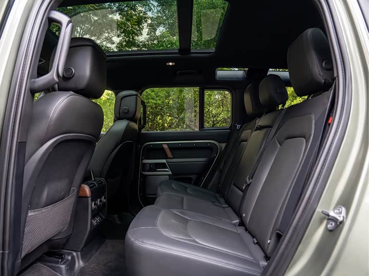 Фото 9 - Land Rover Defender