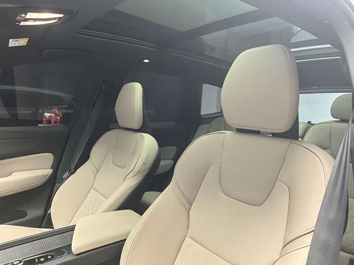 Фото 6 - Volvo XC60