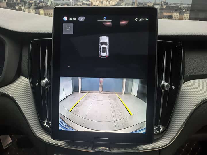 Фото 7 - Volvo XC60