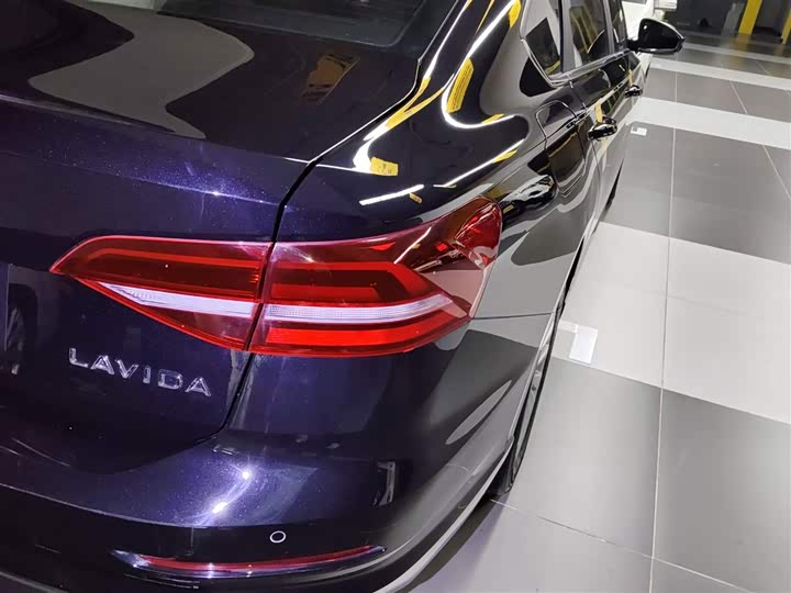 Фото 8 - Volkswagen Lavida