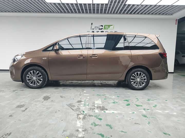 Фото 7 - Buick GL8 ES