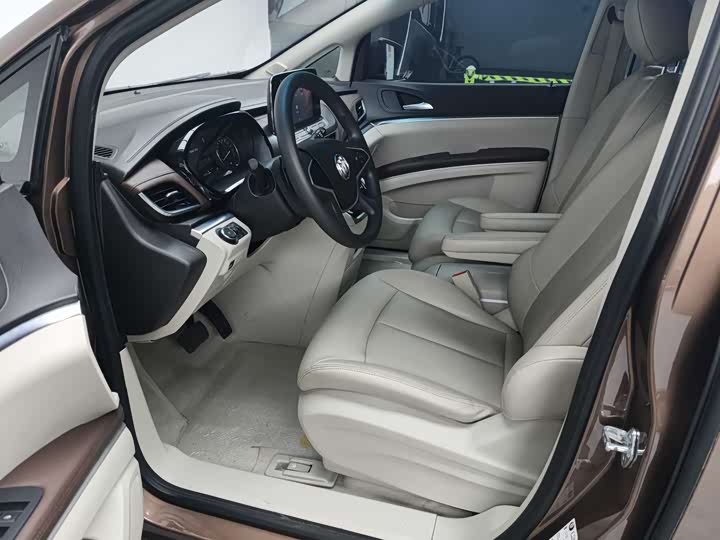 Фото 8 - Buick GL8 ES