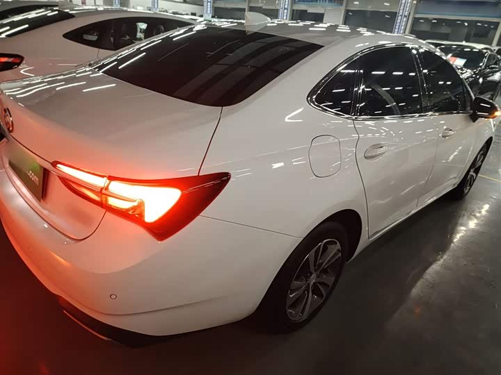 Фото 7 - Buick Verano