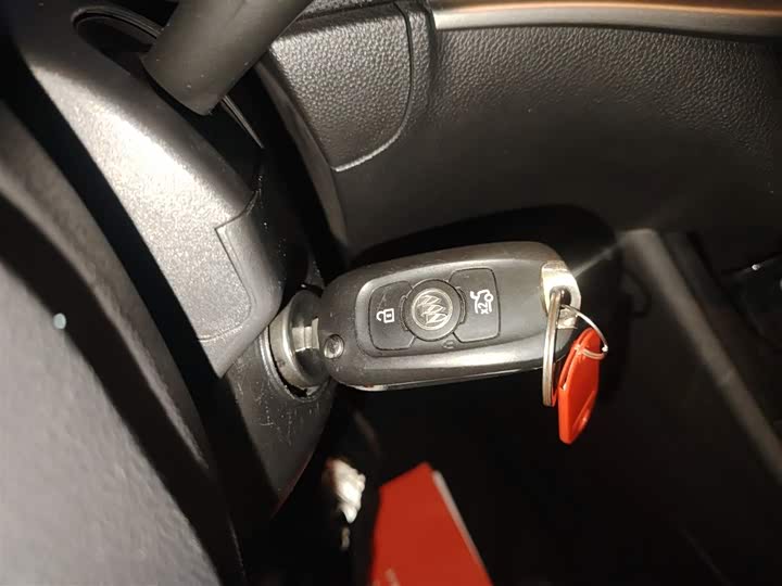 Фото 9 - Buick Verano