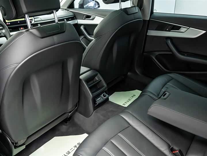 Фото 8 - Audi A4L