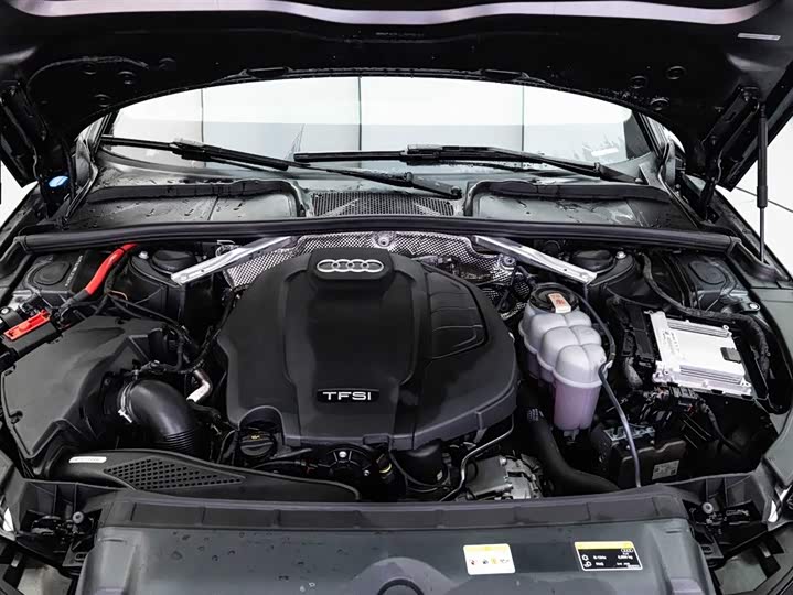 Фото 9 - Audi A4L