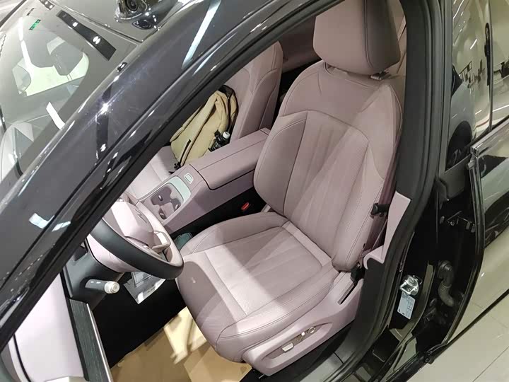 Фото 7 - Nio Onvo L60