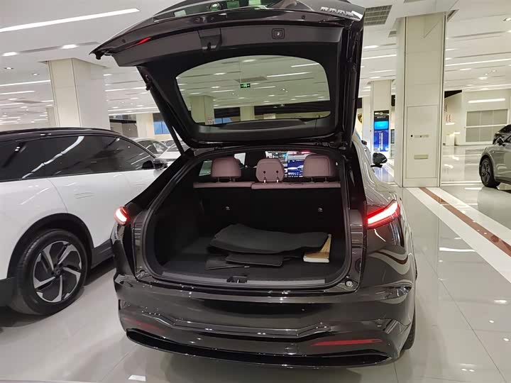 Фото 9 - Nio Onvo L60