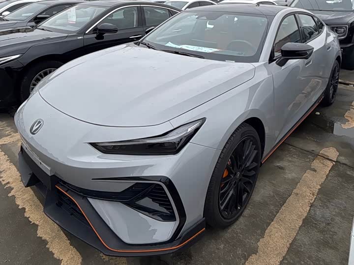 Фото 1 - Changan UNI-V