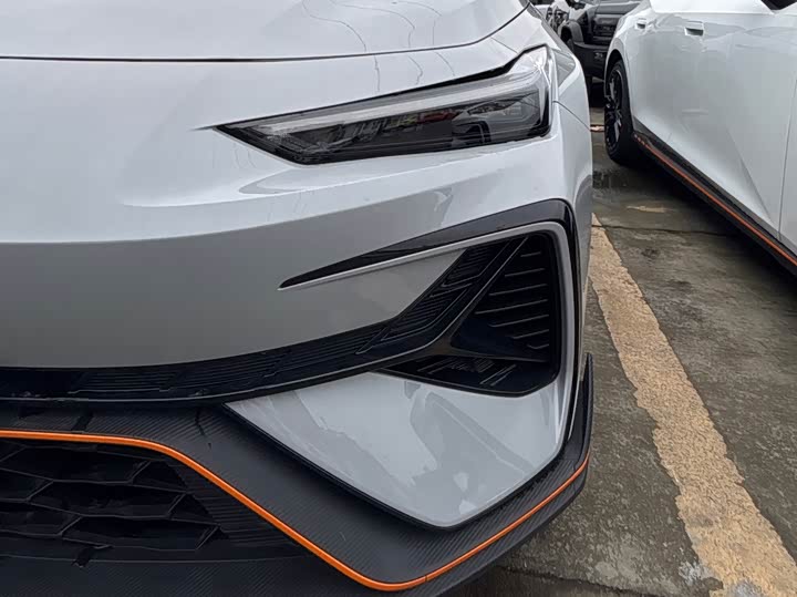 Фото 5 - Changan UNI-V