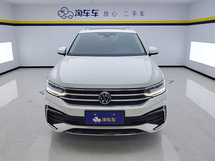Фото 2 - Volkswagen Tiguan L Pro
