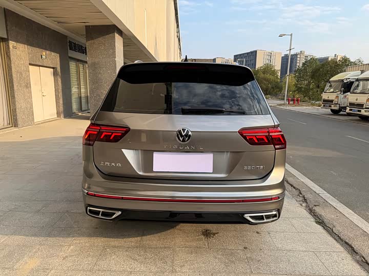 Фото 7 - Volkswagen Tiguan L Pro